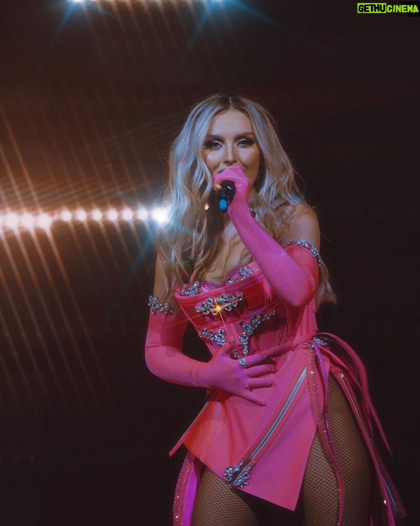 Perrie Edwards Instagram - Confetti Tour Opening night 🎉 🎊 IT FELT SO GOOD BEING BACK ON STAGE! Round 2 tonight LETS GOOOOO