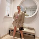 Perrie Edwards Instagram - Din dins in Town! 🤤
