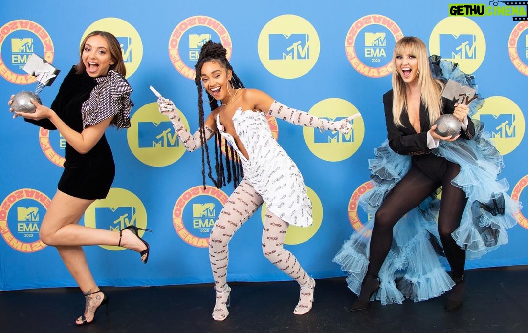 Perrie Edwards Instagram - What a DREAM come TRUE. To our amazing fans THANK YOU. Thank you for EVERYTHING you do. We hosted, performed and won TWO AWARDS all thanks to you. Wish our girl Jesy coulda been there! Thanks @mtvema for having us! ✨