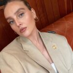 Perrie Edwards Instagram - Din dins in Town! 🤤