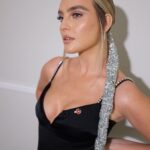 Perrie Edwards Instagram - Wow. What an experience. I can’t put into words how amazing, exciting, and different it was working on our tv show @littlemixthesearch I just want to thank everyone involved from the production, the crew, our teams, the fans who engaged and voted, and last but very not least all the contestants who participated in our tv show. The talent on this show was like no other. I was honestly honoured all these wonderful people auditioned to be a part of the search. To our winners @sinceseptemberband I can’t put into words how proud I am of you lads! You rock my socks off. So humble and so deserving! I’m apologising in advance when I’m late to stage every night on tour because I’ll be moshing with all the mixers front row of the #confetti tour. I know you’re gonna have a successful future and I love you all dearly! #obsessed To all the bands that made it to the live shows @ychangeband @nostaliaband @melladazeband @newpriorityband @jasperblueband you should be so proud of yourselves. You are all absolute wonderful talented performers. I wish you all the success and happiness in the world for the amazing adventures I hope you all embark on. All my love, perrie. (Obv)
