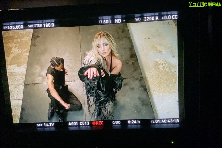 Perrie Edwards Instagram - Some BTS of sweet melody music video. OUT NOW!