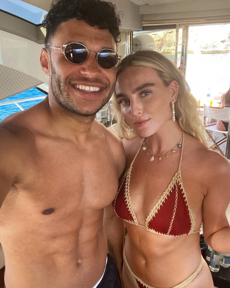 Perrie Edwards Instagram - I'm yacht goin to lie, I'm all a-boat lovin' you. It's al-waves fun when we on the boat & ma boy lookin ship shape! ☀️