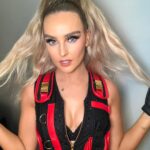 Perrie Edwards Instagram - #LM5 tour is already the best EVER! Tour life is a GREAT life! I’m blessed! I ❤️ you all!