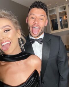 Perrie Edwards Instagram - Here’s some rare selfies I forced my boyfriend to do! Enjoy 🖤