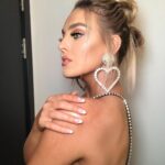 Perrie Edwards Instagram - Feeling all kinds of snacky in this lewk! 💎🖤