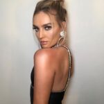 Perrie Edwards Instagram - Feeling all kinds of snacky in this lewk! 💎🖤