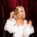 Perrie Edwards Instagram - Who’s been naughty & who’s been nice? 🎁 #tinseltits 🎄🤶🏻 📸 @callumshots