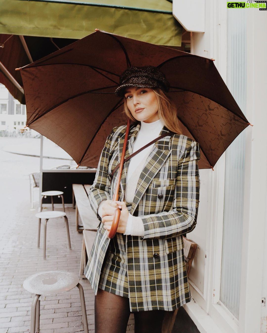 Perrie Edwards Instagram - A little explore around Amsterdam yesterday! Who’s ready for the show tonight? #LM5tour 🖤
