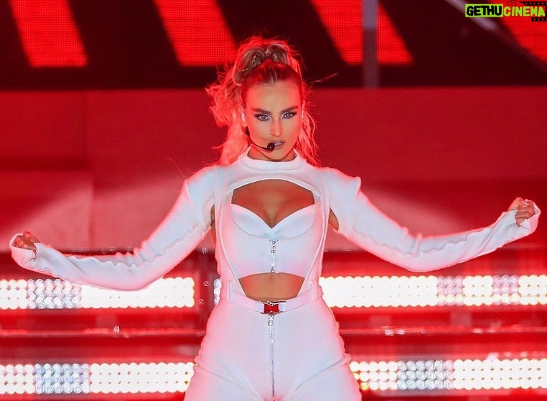 Perrie Edwards Instagram - Fusion festival with my gorgey little huns! Felt so good to be on stage again! Tour is around the corner and I CAN’T WAIT to see all your beautiful faces 🤩🖤