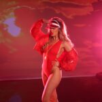 Perrie Edwards Instagram - “Your crush is coming, act natural” ⁣ Me:
