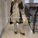 Perrie Edwards Instagram - Christmassy day out with the family 🎄🥰
