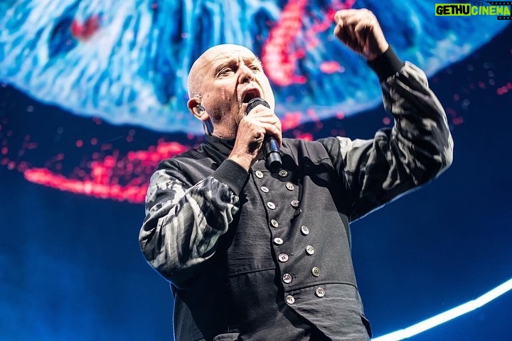 Peter Gabriel Instagram - PG and the band in action captured by @brightandloud keep the photos coming! #PeterGabrielLive