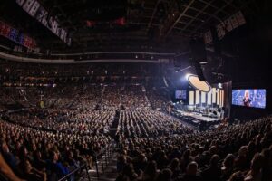 Peter Gabriel Instagram - ‘… the new songs have an ephemeral, elusive beauty, though in their live incarnation they took on greater urgency from the ensemble’s stellar playing’ - @phillyinquirer on the show at @wellsfargocenter 

📸: Jesse Faatz