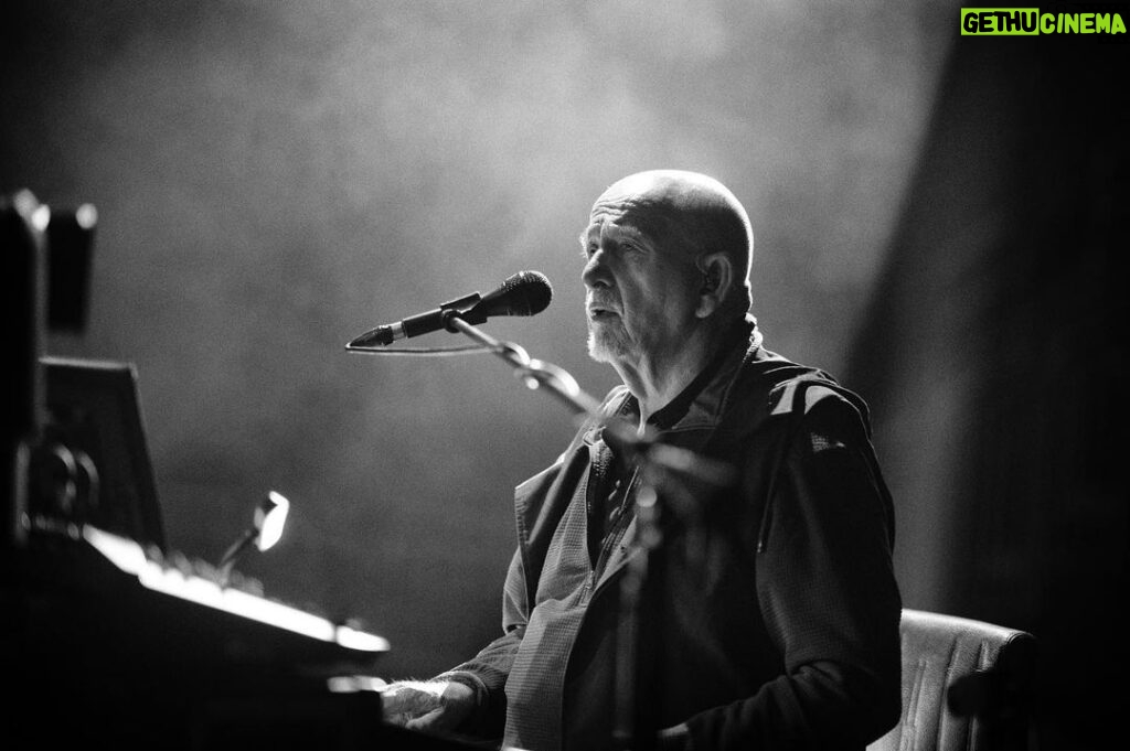Peter Gabriel Instagram - The dark-side of i/o Photos by @tonylevin