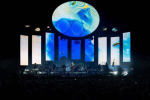 Peter Gabriel Instagram - Each song on i/o has it's own piece of art associated with it and for the tour the idea was always to incorporate as much of that work as possible.

Photos: @yorktillyer