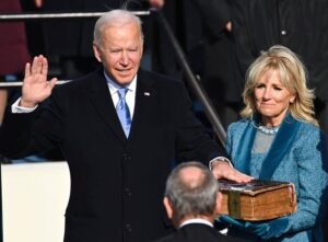 Peter Jones Instagram - It’s happened! Congratulations @joebiden and @kamalaharris. The start of an exciting new journey for a country that truly believes in making dreams a reality.  Proud to witness such an historical moment.