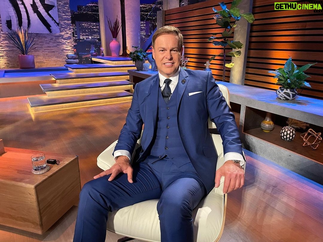Peter Jones - 2.3K Likes - I’ll be on @sharktankabc tonight on @abcnetwork in the US at 9pm. If you’re in the UK, you can watch on Apple TV (Season 13 - Episode 9). It’s great episode with everything from a Broom vaccum cleaner to a Fleece Beanie with LED light. #sharktank #PeterJonesSharkTank