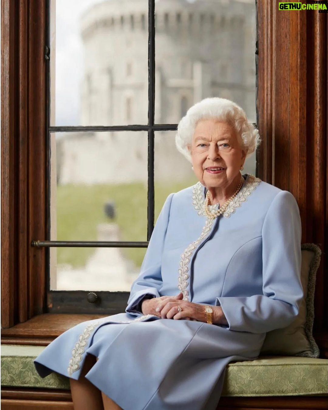 Peter Jones - 3.8K Likes - Today is a very special day celebrating the Queens Platinum Jubilee. 70 years of unwavering dedication to our country. I’ve been lucky to have met the Queen on a few occasions and you can only be inspired by her presence. 🇬🇧