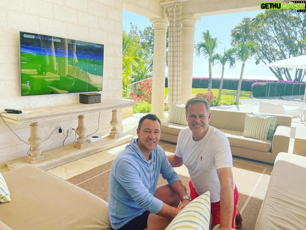 Peter Jones Instagram - Watching @chelseafc game in paradise at home with @johnterry.26. We won again at golf today (sorry @stephenmiron) and hoping for another win tonight to finish off a perfect day. @sanzarubarbados #Chelsea #win Barbados