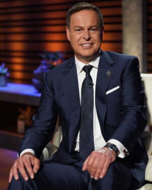 Peter Jones Instagram - I’m back on @sharktankabc tonight in the US on @abcnetwork at 8/7c. Hoping to find more entrepreneurs to back 🦈🐉