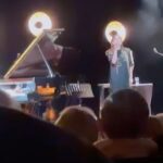 Petra Marklund Instagram - Jan Lundgren! En fröjd att sjunga med dig!! 🙏🏻 Förutom mina grejer så blev det jazz, Joni Mitchell och slovenska visor! Och mitt bidrag till lite jul oxå, River. Massa inspiration. Så kul och kul koncept! Tack för att jag fick va med på detta! Tack hela publiken och @poptonten vibben i rummet va total!✨