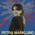 Petra Marklund Instagram - Det blir 3 exklusiva, akustiska spelningar i vår med mina största låtar! Imorgon fredag kl 10.00 släpps biljetterna på unitedstage.se ! (Länk i bion) Konserterna blir av i Stockholm, Göteborg och Malmö! Längtar efter att få träffa er!! 🎻🌹🌀 #AkustiskTurné #Stockholm #Göteborg #Malmö #AndTheStoryGoes #unitedstage