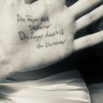 Petra Marklund Instagram - Du äger ditt skimmer," I sang with my baby in my arms. I performed it at the gay gala, sang it for the Crown Princess on her birthday, and continued on tour in the midst of the pandemic, in front of an audience in need of music, despite the risk of infection. Everything breathed here and now, and the lyrics "Du äger ditt skimmer" were present in everything I saw wherever I turned. Even in nature. It was beautiful to see the world that way, and at the same time, so sad because we destroy so much for each other and our planet. I wanted to write a song about finding peace and tranquility. About being in a place where nothing threatens us, in a future where we can live together and bloom in our own way. Completely at peace. I want to thank you, @josefine.lindstrand for creating this song with me, for playing with me for so many years, being a phenomenal pianist and person. You are a gem. Thank you, @annikanorlinsta who sent back my song sketch with these lyrics overnight. I remember the place, the chair, the Chinese restaurant at Hötorget when my phone chimed. The words felt too valuable to be read from a mobile. And thanks to @motoboymusic and @nikostoessl for this production. I think it's a masterpiece. We exchanged files and laughed through the nights on Zoom. So much fun. This time awakened something entirely new in me. Many things fell into place, and I found a new home, so to speak, with many more women, recognition, and inspiration. Priceless. Thank you all. Swipe for a little this and that!❤️ #Friday #Duägerdittskimmer #Acoustic