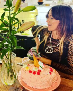 Petra Marklund Instagram - 39!💥🦄 Den lilla fick baka💕

Thank you for all the wishes! ❤️❤️❤️