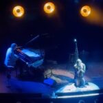 Petra Marklund Instagram - Jan Lundgren! En fröjd att sjunga med dig!! 🙏🏻 Förutom mina grejer så blev det jazz, Joni Mitchell och slovenska visor! Och mitt bidrag till lite jul oxå, River. Massa inspiration. Så kul och kul koncept! Tack för att jag fick va med på detta! Tack hela publiken och @poptonten vibben i rummet va total!✨