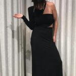 Petra Marklund Instagram - Spana in min klänning jag och @maxjohanstockholm gjorde till min 20 års fest! Det är en gammal polo och strandkjol som blev gala! What u think?? 🤩 Nästa projekt blir en bolero av en vinterjacka! Får se hur den blir nu🪡🔥