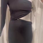 Petra Marklund Instagram - Spana in min klänning jag och @maxjohanstockholm gjorde till min 20 års fest! Det är en gammal polo och strandkjol som blev gala! What u think?? 🤩 Nästa projekt blir en bolero av en vinterjacka! Får se hur den blir nu🪡🔥