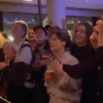 Petra Marklund Instagram - Vilken kärlek!!! Tack allihopa❤️❤️❤️Det här tar jag med mig. Att få fira 20 år med er! Vilka livsviktiga kapitel. Och tack till @malmgrenskakrogen , platsen där jag skrev ett viktigt kontrakt som satte fart på allt. Ni mindes bordet och vad vi åt. Vi kunde inte varit på en finare plats:) Och alla ni som lyssnar, kommer på konserter och ringer på min telefon för att knipa guldbiljetter! Längtar tills vi ses nästa gång! 5 av er får jag redan se nästa vecka😍🥂 Och sist men inte minst, manager @ditakleman älskar att jobba med dig💎 Hoppas ni gillar EPn🦋 〰️〰️〰️〰️〰️〰️〰️ What love!!! Thank you all ❤️❤️❤️ I carry this with me. To celebrate 20 years with you!! What crucial chapters of life. And thanks to @malmgrenskakrogen, the place where I signed an important contract that set everything in motion. You remembered the table and what we ate. We couldn't have been in a more prefect place. And all of you who listen, attend concerts, and call my phone to snag golden tickets! Can't wait until we meet again! I'll already see 5 of you next week😍 Hope you like the EP 🦋 Foto: @stassiey #AndTheStoryGoes #Ute #Nu!