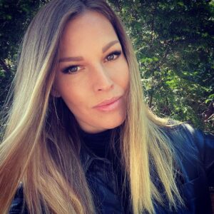 Petra Svoboda Instagram - Krasny vikend, uzijte si sve milovane!!! #weekend #chill #love #sunny #life #happiness #together