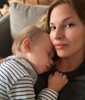 Petra Svoboda Instagram - Prejeme Vam dobrou noc a sladke sny, Edousek to dneska “zalomil” trochu driv nez obvykle😊❤️#goodnight #baby #sweetdreams #love #son