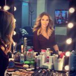Petra Svoboda Instagram - Po praci... Krasny vecer z Novy! #televizninoviny @tvnovaofficial #afterwork TV Nova