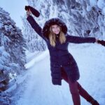 Petra Svoboda Instagram - Letosni rok si hodlam svet vymalovat na bílo😉😂 #mountains #snow #optimistic #wonderfullworld In the middle of Nowhere
