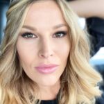 Petra Svoboda Instagram - Do noveho roku hledim s nadeji, ze se nase zivoty vrati do normalnich koleji... Preji Vam vsem zdravi, víru a stesti. A i kdyz to letos bude doma, poradne to oslavte a uzijte si sve rodiny!!! PF 2021!!! #happynewyear #2021