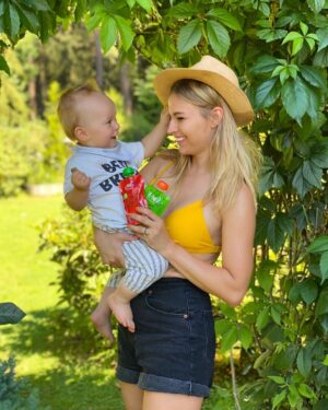Petra Svoboda Instagram - Copak si davate k nedelnimu obidku? My mame rajcatove testoviny se zeleninou😋Edik uz se sice hodne hlasi o nase dospelacke obedy, ale stale se vracime i k jeho oblibenym organickym jidlum od #ellaskitchen od @sobiksk_cz jsou vynikajici a za me nejkvalitnejsi, ktere jsem na trhu nasla. A ke svace ryzovy nakyp s mangem! Www.stravaprodeti.cz #organic #baby #healthy #food #babyboy #love