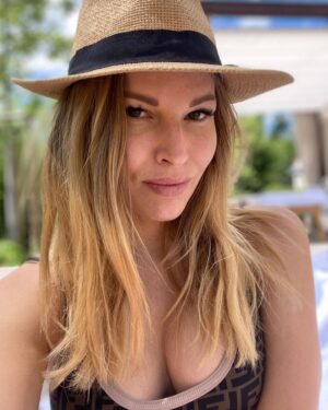Petra Svoboda Instagram - Podle me je par minut na slunicku lepsi nez jakykoli insta filtr😉☀️#sun #sunshine #natural #relax #weekend #nofilter