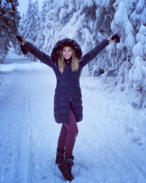 Petra Svoboda Instagram - Letosni rok si hodlam svet vymalovat na bílo😉😂 #mountains #snow #optimistic #wonderfullworld