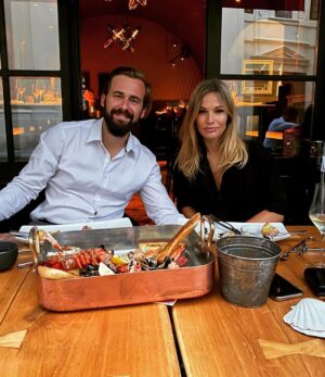 Petra Svoboda Instagram - Kdyz me manzel bere na veceri...😻✌️#randevouz #dinner #husband #fun