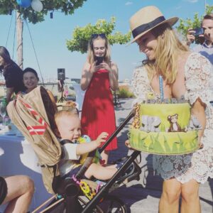 Petra Svoboda Instagram - Vsechno nejlepsi k Tvym 1. narozeninam, zlaticko nase!❤️#eduard #1 #birthday #birthdayparty #family #love #memories