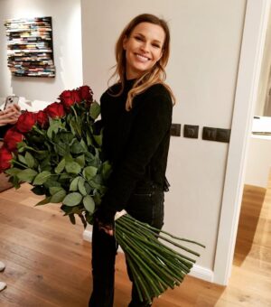 Petra Svoboda Instagram - Oslav a ruzi neni nikdy dost, 🌹ja to mela i s kontrolou poctu😉krasnou nedeli! #celebration #birthday #family #roses #40