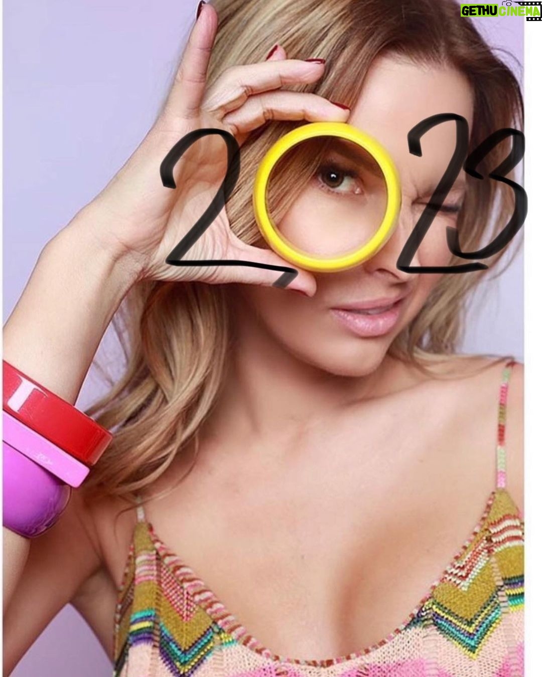 Petra Svoboda Instagram - „Každý začátek povstane z konce jiného začátku.“ — Seneca #happynewyear #2023 #❤️