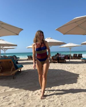 Petra Svoboda Instagram - Par hodin po navratu a clovek ma pocit, ze na zadne dovolene ani nebyl… 😉tak abych nezapomnela…#dubai #uae #holiday #family #sun #sea #salt