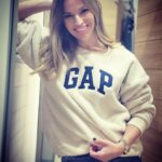 Petra Svoboda Instagram - Na dnesek se mi hodi porekadlo „Hlavne klid a nohy v teple”😉v mem pripade teda vsechno v teple, protoze mne je porad zima. Tuhle oversized hunatou mikinu letos teda asi nesundam😆 Prague, Czech Republic