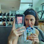 Pevita Pearce Instagram – Post-workout selfies ✨ and of course with my fave creamy yogurt Cimory Yogurt Squeeze! pengen cemilan yang enak tapi rendah kalori? Pastinya Cimory. Ngemil no worry? Cuma Cimory! (Pssst! Cuma 120kkal loh!)