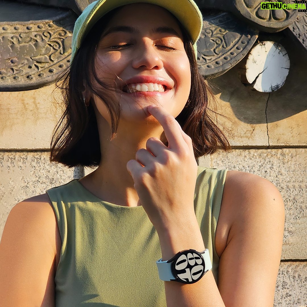 Pevita Pearce Instagram - Hampir setahun pakai #GalaxyWatch5, it was a special gear for my active lifestyle. Surprisingly, rabu kemarin dikasih kesempatan buat rasain langsung #GalaxyWatch6 di #SamsungUnpacked Korea sebagai #TeamGalaxy 💕 Selama di Korea kemarin, aku udah coba untuk cek daily target aku. Rasanya happyyyy banget kayak punya asisten pribadi yang bisa pantau semua aktivitas. Plus, kali ini fitur Sleep Coaching-nya udah advanced, lebih detail, dan sleep analyze-nya juga bisa diliat langsung di layar. It’s gonna be my helpful gear to #WatchEverydayWellness. Kalian juga udah bisa Pre-Order sekarang dengan total benefit up to Rp1.9jt. Cuma sampai 17 Agustus 2023!