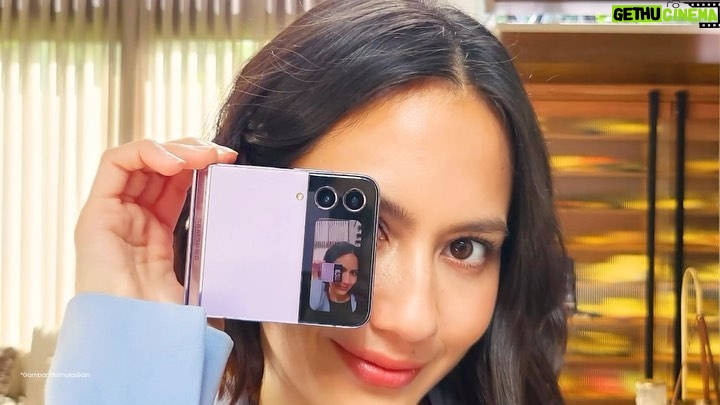 Pevita Pearce Instagram - Curious what I've been through with my cutest #GalaxyZFlip4 5G? Watch this video to know my happy experience! 💙